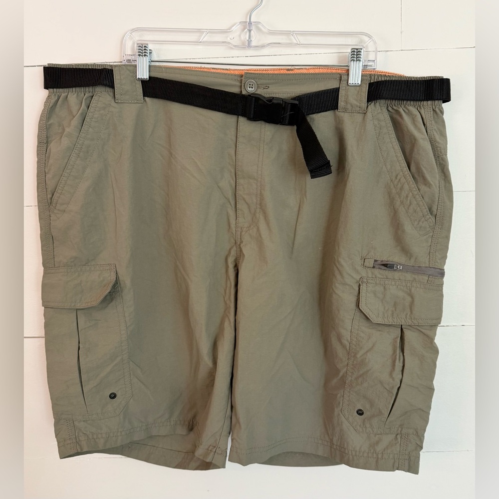 Field & Stream Khaki Shorts with Clip Belt Size 2XL